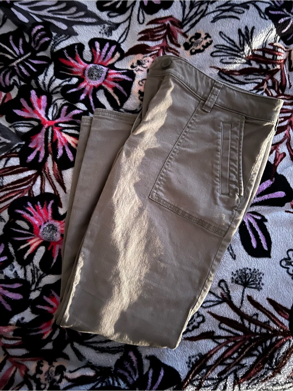 LOFT Straight-Leg Jeans in Khaki